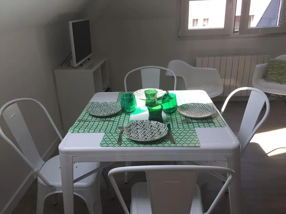 Joli 2 Pieces A 10 Min A Pied Du Lac Avec Parking Prive Annecy Apartment