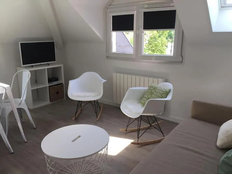 Apartment Joli 2 Pieces A 10 Min A Pied Du Lac Avec Parking Prive Annecy